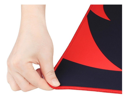 Imagen 3 de 6 de Mouse Pad gamer Redragon P006 Kunlun de caucho y tela l 420mm x 880mm x 4mm negro/rojo
