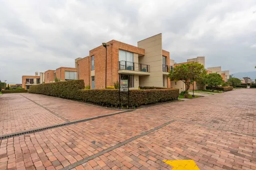 Casa En Arriendo/venta En Barrio Fonqueta. Cod V22109