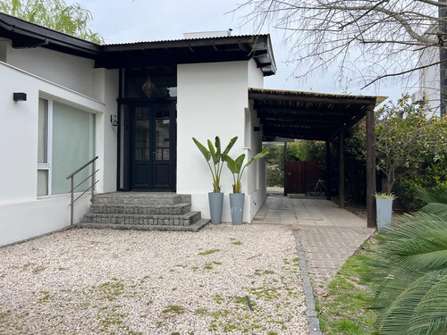 Casa En Venta Y Alquiler  En Barrio Cerrado Altos Del Sol