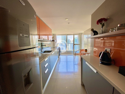 Apartamento En Mansa - Punta Del Este- Ref: 4566
