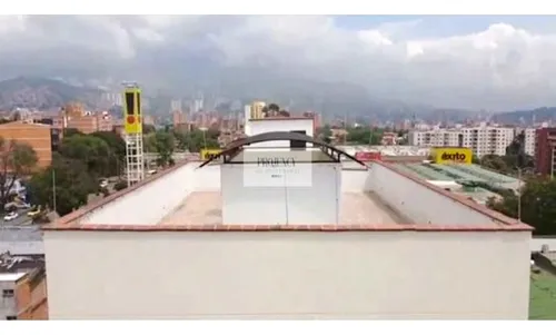 Venta Edificio En Laureles Ideal Para Airbnb, Con Suites Y Terraza