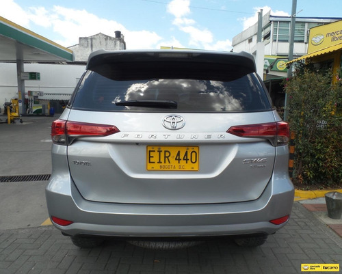 Imagen 6 de 25 de Toyota Fortuner