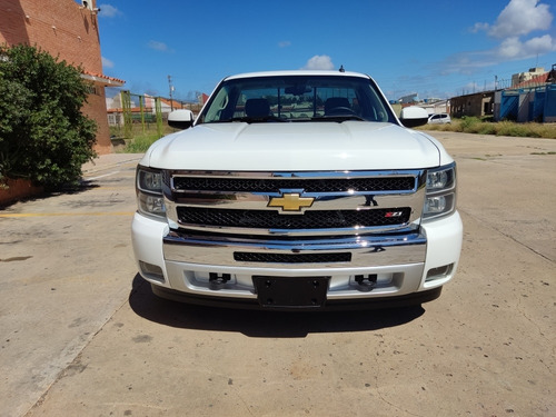 Imagen 3 de 16 de Chevrolet Silverado Lt 4x4