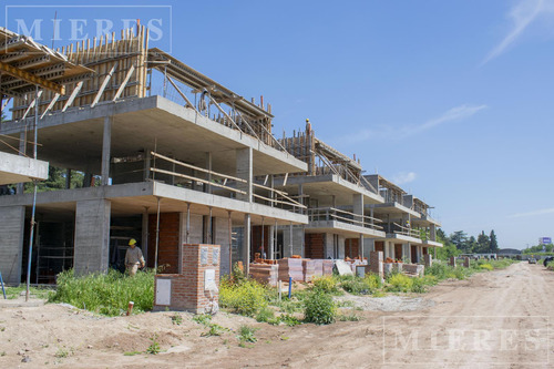 Lote En Venta De 387m² En El Olivar, Pilar