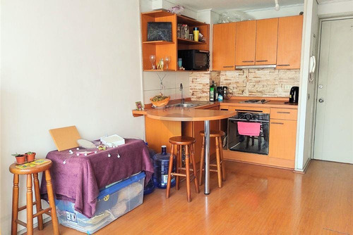 Imagen 4 de 10 de Arriendo Departamento 1d+1b - Metro Santa Ana