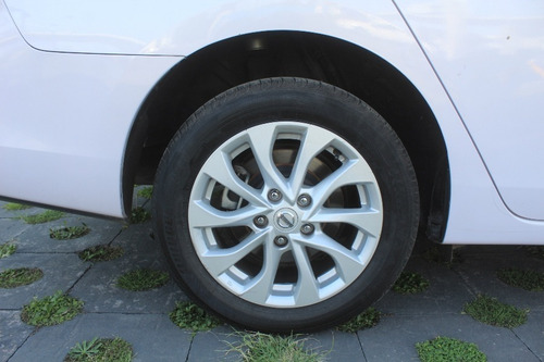 Imagen 14 de 15 de Nbissan Sentra Advance Aut Blanco 2017