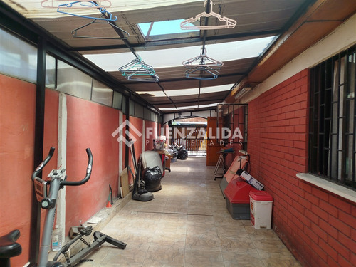 Casa En Venta De 4 Dorm. En Pasaje Cerrado, Puente Alto
