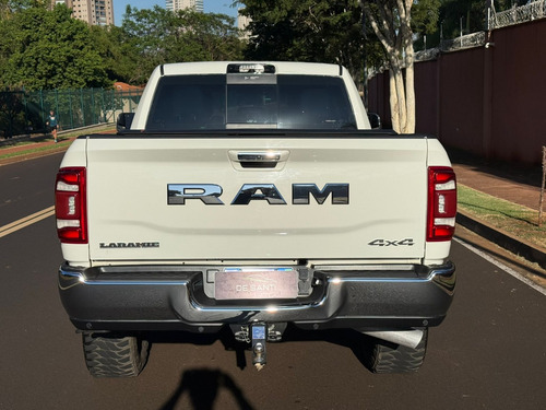 RAM Ram 3500 6.7 Laramie Cab. Dupla 4x4 Aut. 4p