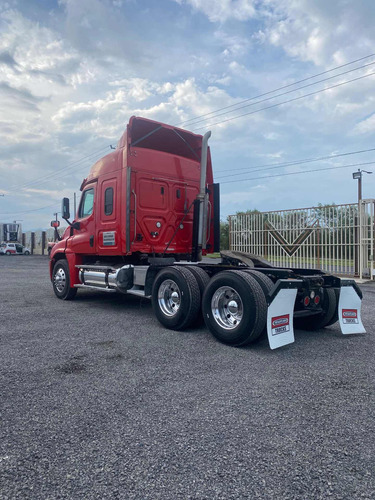Imagen 4 de 15 de Tracto Camion Cascadia