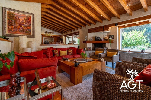 Casa En Venta En Metepec Con Gran Terreno