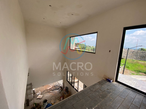 Casa En Preventa En Fracc. Tehuicil Con Escrituras, Con Amplio Jardín Y Alberca