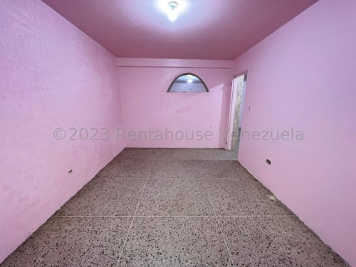 Se Vende Conservado Apartamento Maracay Zona Centro 24-9986 Al