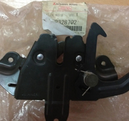 Imagen 2 de 2 de Cerradura De Capot Mitsubishi Lancer Signo Original