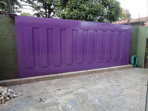 Imagen 1 de 19 de Impecable Y Actualizada Casa En Venta La Lagunita Country Club Mls #21-18710