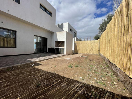 Casa En  Barrio Brisas De Chacras, Lujan De Cuyo