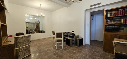 Departamento 3 Amb Con Patio Sobre Av. Del Libertador, Vicente López