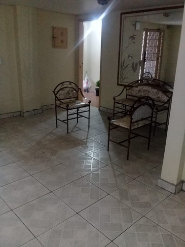 Imagem 5 de 15 de Apartamento Grande Com 2 Quartos Área À Venda, 70 M² - Quintino - Aea2139