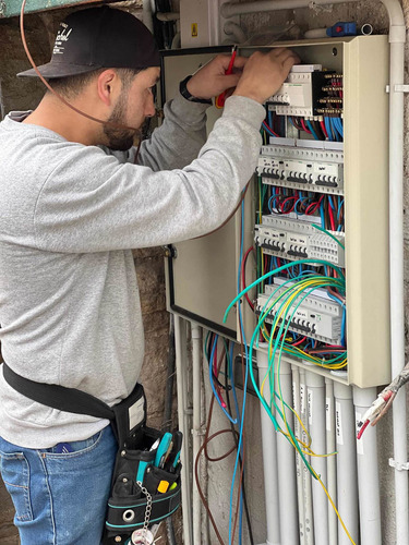 Imagen 2 de 10 de Electricista Matriculado Grupo Icse