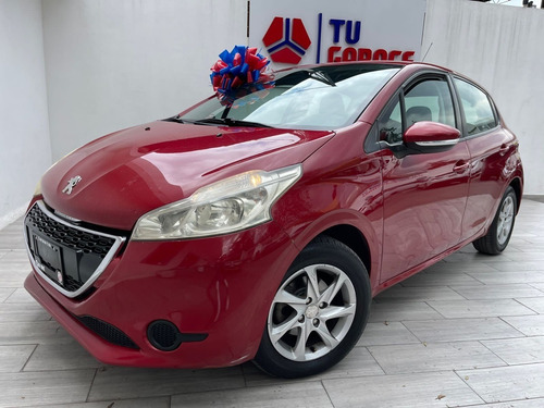 Imagen 1 de 10 de Peugeot 208 Allure 2014
