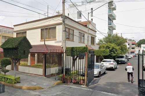 Casa En Venta En Calle Cecilio Robelo En Colonia Jardín Balbuena, Venustiano Carranza Ajrj