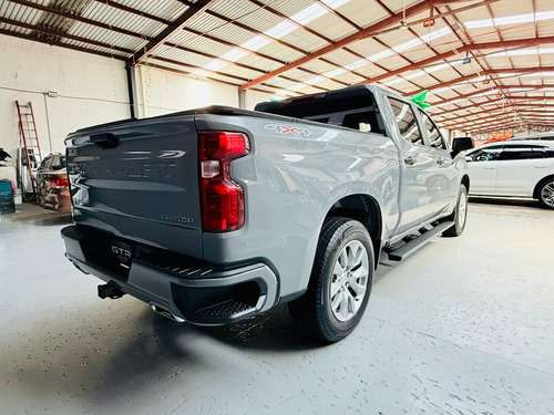 Chevrolet Silverado Custom 2025