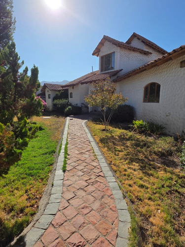 En Venta Casa En Rinconada De Los Andes Estilo Chilena 4h 3b