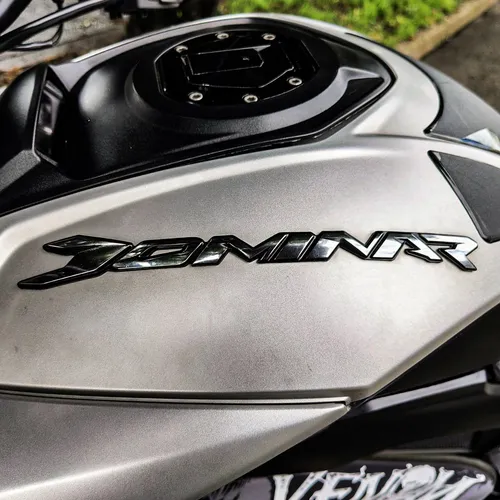 Bajaj Dominar 400 Plata Mate 2023
