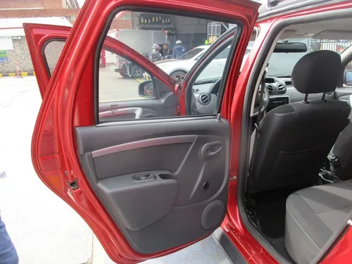 Renault Duster EXPRESSION 1600CC MT AA