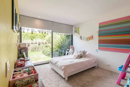 Casa En Venta En Canelon. Cod V5883