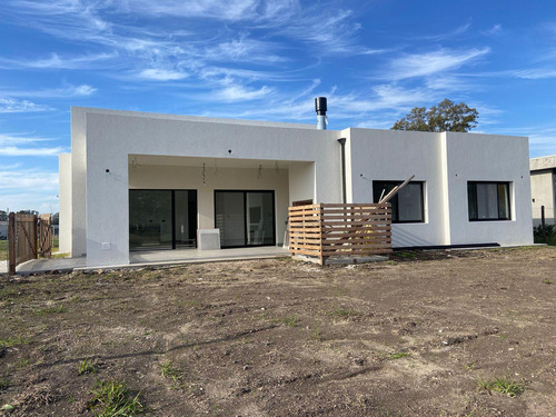 Casa En Venta 3 Dormitorios Santa Elisa - Pilar Del Este