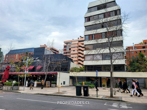 Local Comercial En Arriendo En Las Condes Pleno Isidora G.