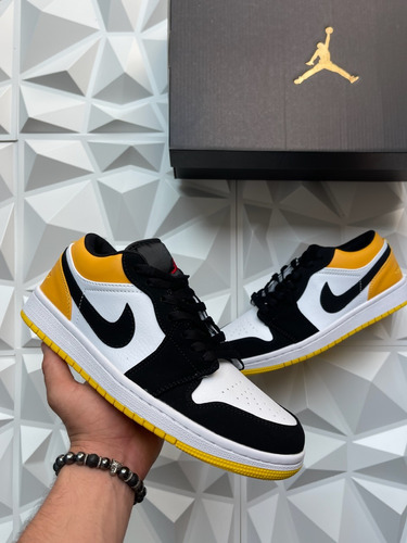 Jordan 1 Retro Low Taxi Amarillo Talla 26