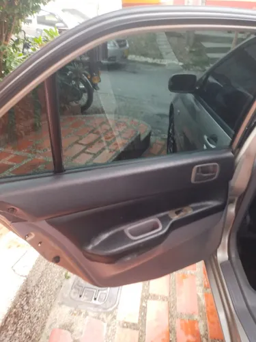 Mitsubishi Lancer 1.6 Glx 4 p
