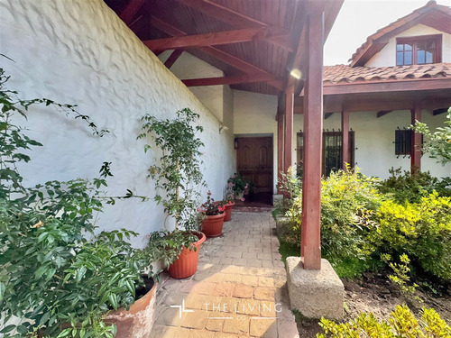 Preciosa Casa Chilena A La Venta Casa 5d Y 4b, Lo Barnechea