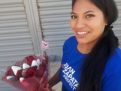 Imagen 3 de 8 de Arreglos Frutales Ramo Flores Fresas Chocolate Promocion