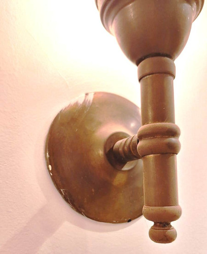 Lampara Aplique De Pared Metal Dorado Y Tulipa Vidrio Ar007 Dorado (Usado)
