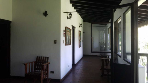 Imagen 10 de 13 de Vendo Casa 500m2 4h+s/4b+s/3p Lomas De Chuao 9941