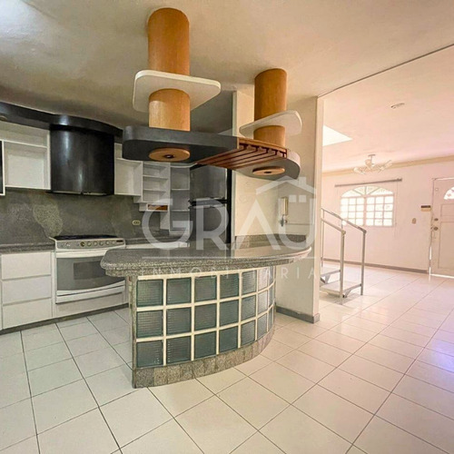 Casa En Venta En Urbanizacion El Ingenio Nueva Barcelona