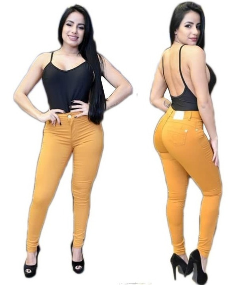 calça jeans cor mostarda