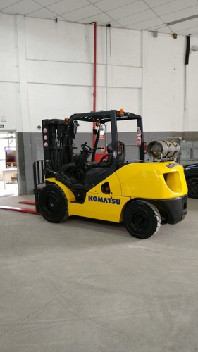 Imagem 1 de 9 de Empilhadeira A Combustão Komatsu