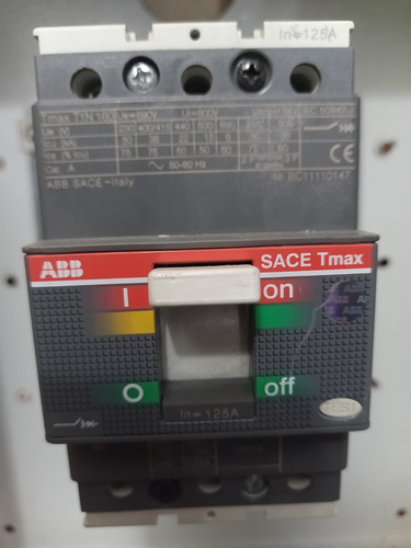 Interruptor Termomagnetico Abb Tmax T1n 160, 3x125a (Usado)
