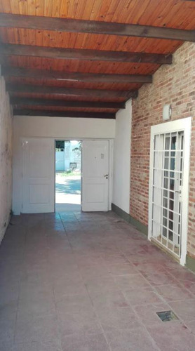 Casa En Venta - 3 Dormitorios 1 Baños - 120mts2 - Pergamino