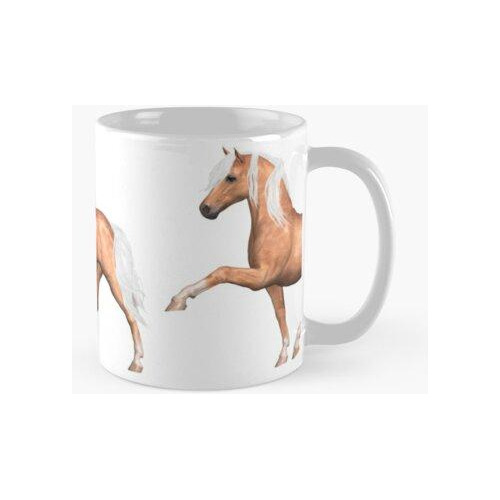 Taza Orgulloso Hermoso Caballo Palomino En Movimiento Calida