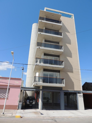 Departamento En Venta - 2 Dormitorios 2 Baños - 75mts2 - San Pedro