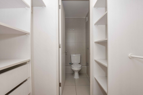 Edificio Av. Américo Vespucio (1 Est. 1 Bod.) Piso 1