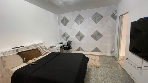 Casa 3 Cômodos, Terreno De 6x23,sala, Cozinha, Quarto E Wc,