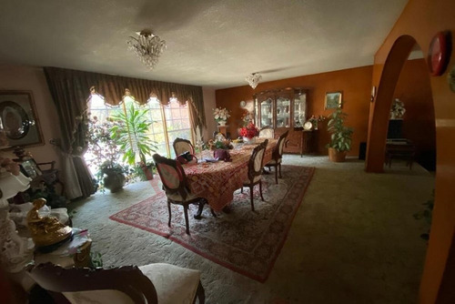Casa En Venta En Querétaro ¡ Ideal Para Oficinas, Escuela O Cafeteria!