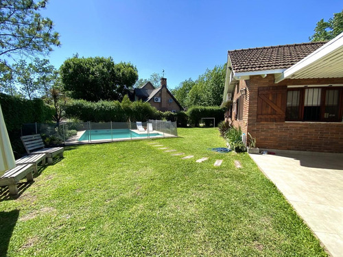 Casa De 3 Dormitorios Con Pileta Y Parrillero - Aldea - Fisherton