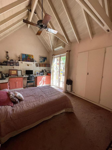 La Rosa 347, Adrogué Chalet Distribuido En 2 Plantas, Sobre 3 Lotes