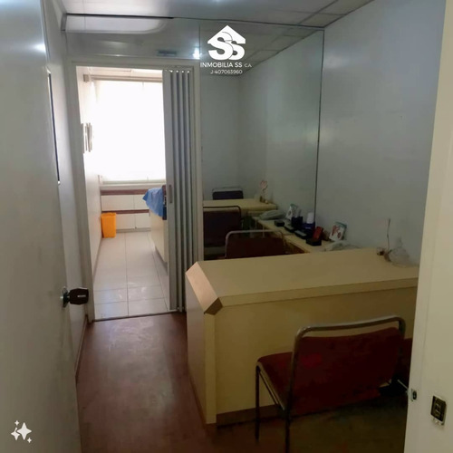 Consultorio Oficina En Alquiler - San Bernandino, Caracas - Centro Profesional Caracas, Hospital Clinica Caracas